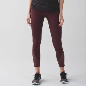 Lululemon All Meshed Up 7/8 Tight
Bordeaux Drama / Flash Light